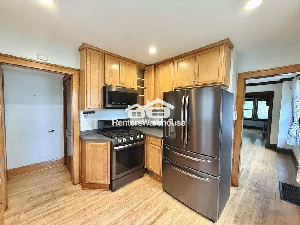 3347 Lyndale Ave N - Photo 2 of 16