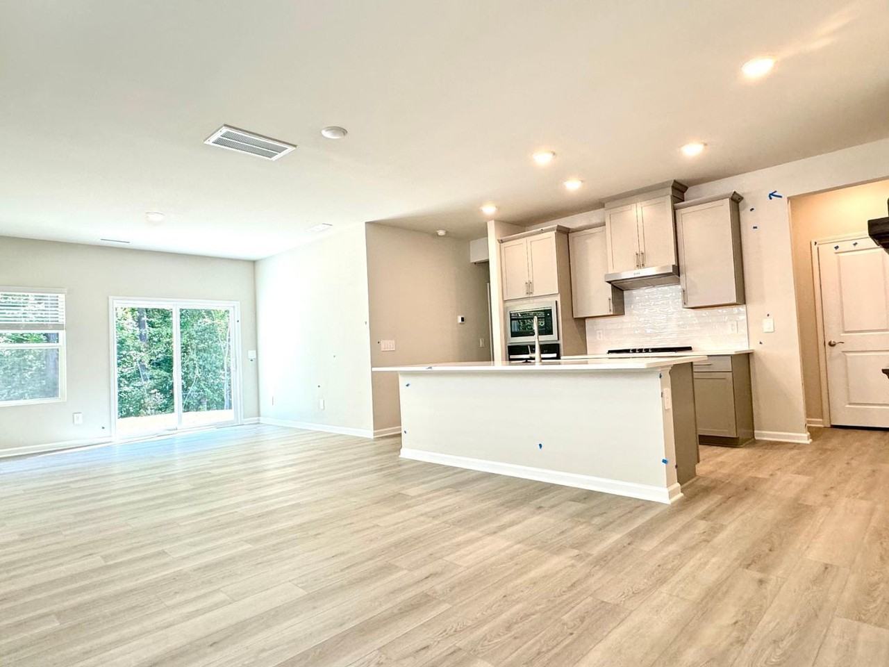 433 Squirrel Oaks Ln - Photo 3 of 14