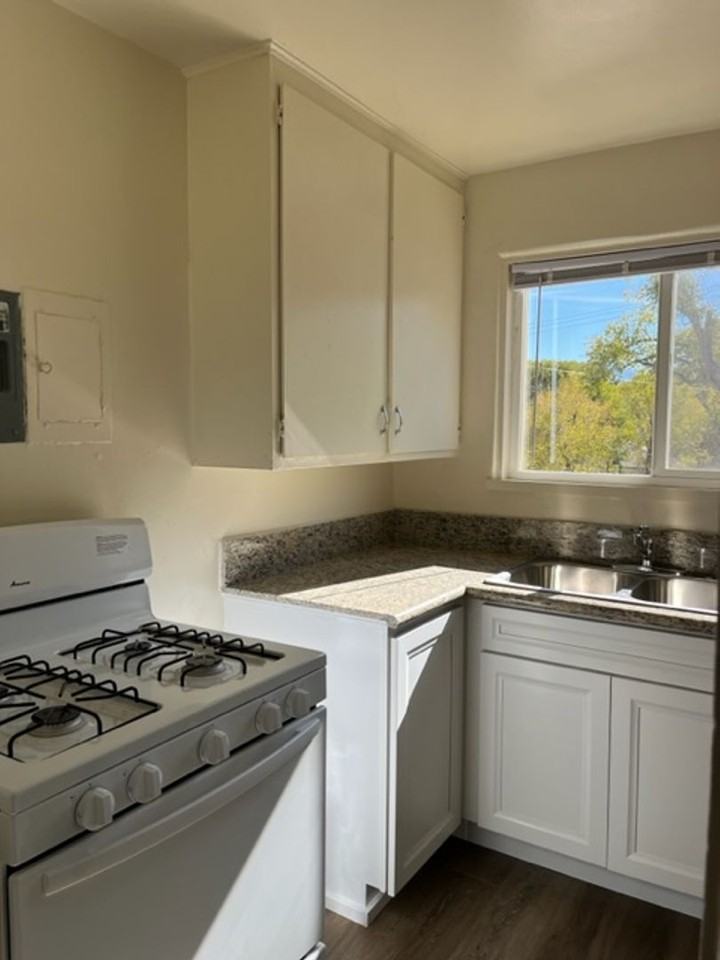 33 Dakota Rd - Photo 3 of 9