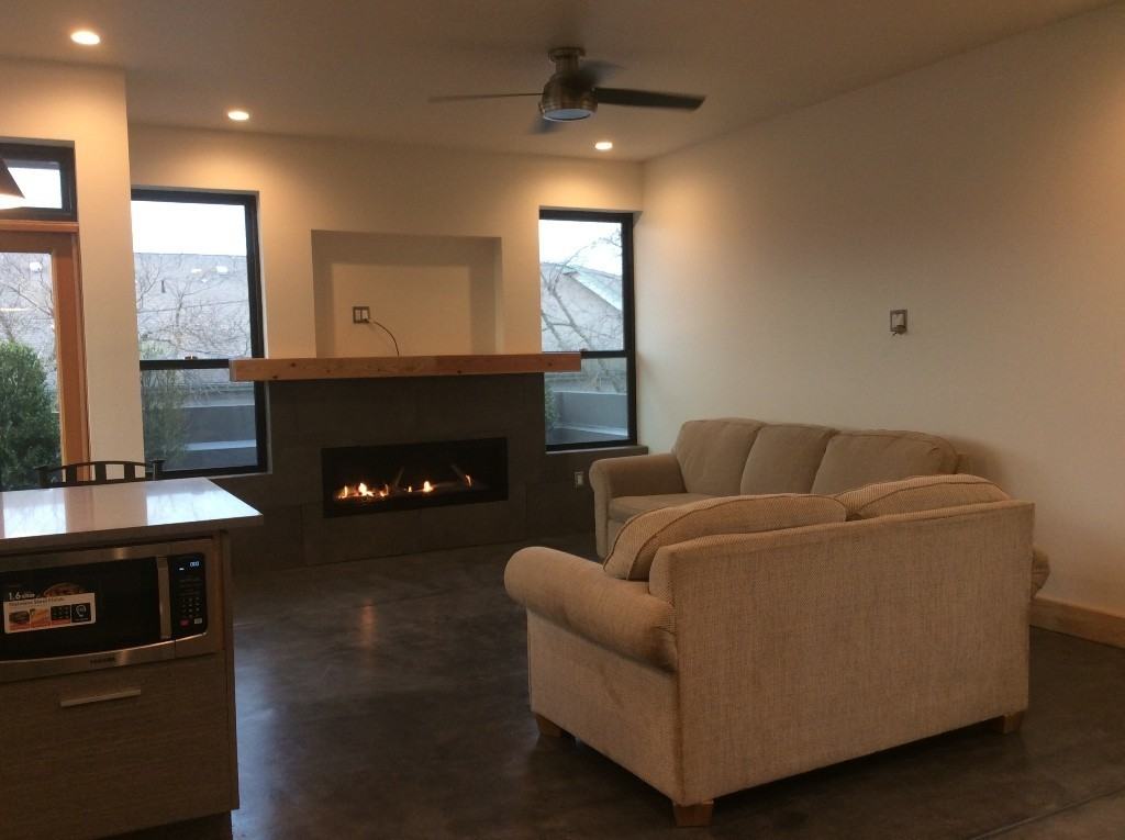 1012 22nd St #A - Photo 4 of 14