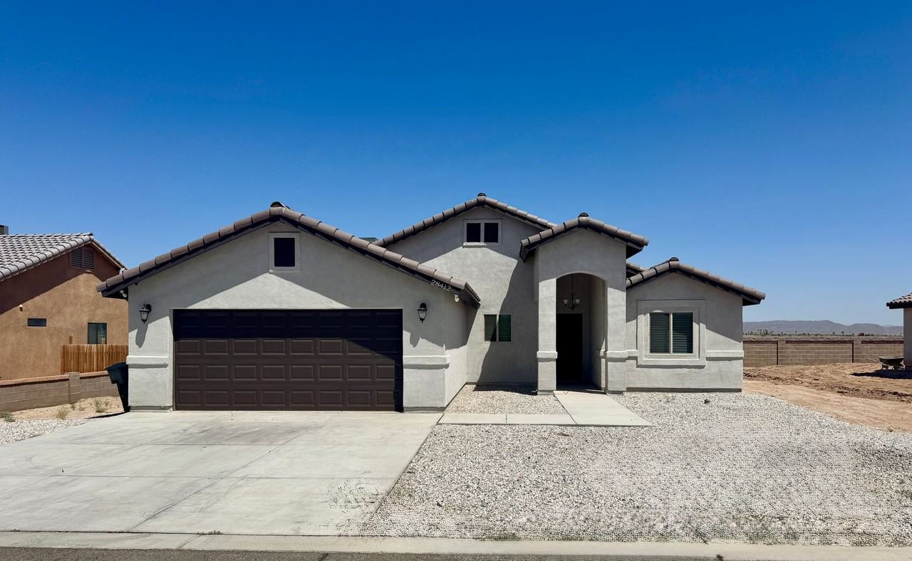 28412 Canal Ave - Photo 2 of 23