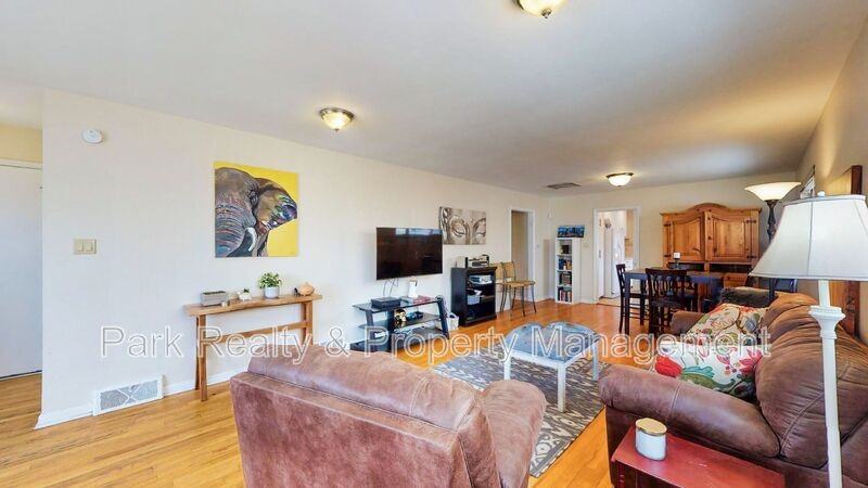 715 Ivanhoe St - Photo 3 of 43