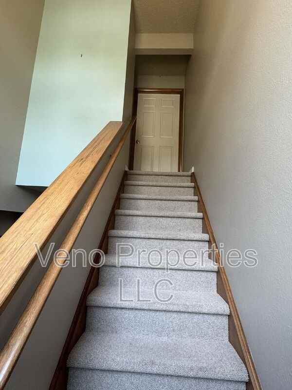 5213 Forest Point Dr S - Photo 3 of 22