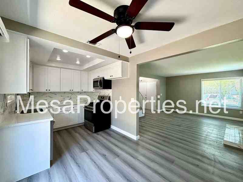1749 E Fairfield Ct #1 - Photo 7 of 38