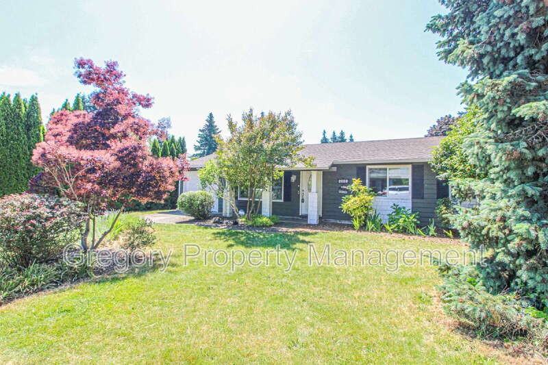 8005 Ne 142nd St - Photo 2 of 30