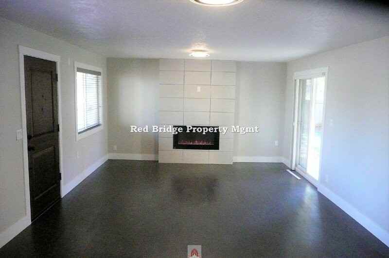 5585 Se 128th Ave - Photo 4 of 29