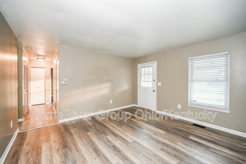 10040 Sturgeon Ln - Photo 3 of 22