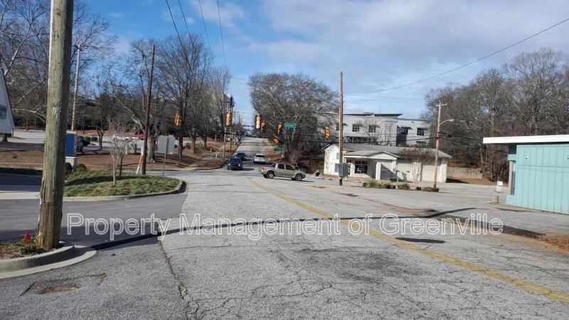 604 University Rdg - Photo 2 of 29