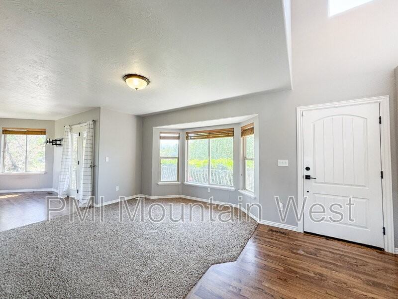 12633 S Toscana Way - Photo 6 of 50
