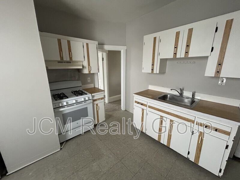 835 Broadway - Photo 3 of 13