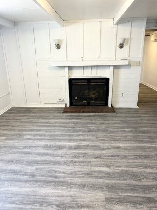 221 S Dakota St - Photo 2 of 11