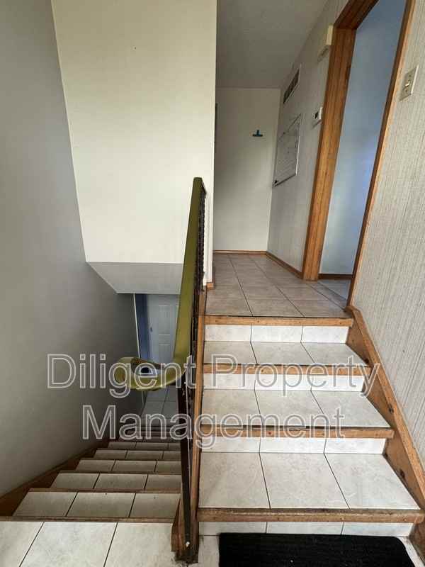 186 Collison Ave - Photo 5 of 20