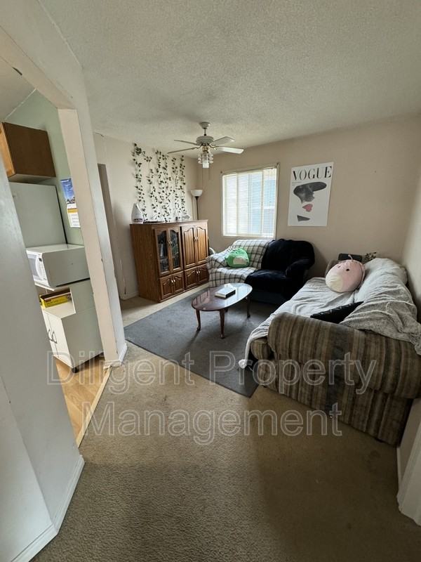 1241 Huntington Cir - Photo 3 of 25