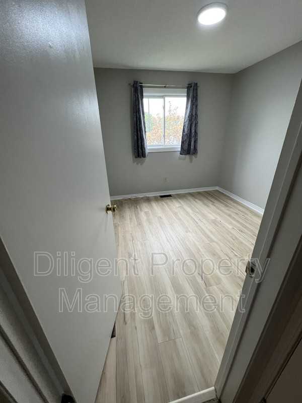 1241 Huntington Cir - Photo 6 of 25