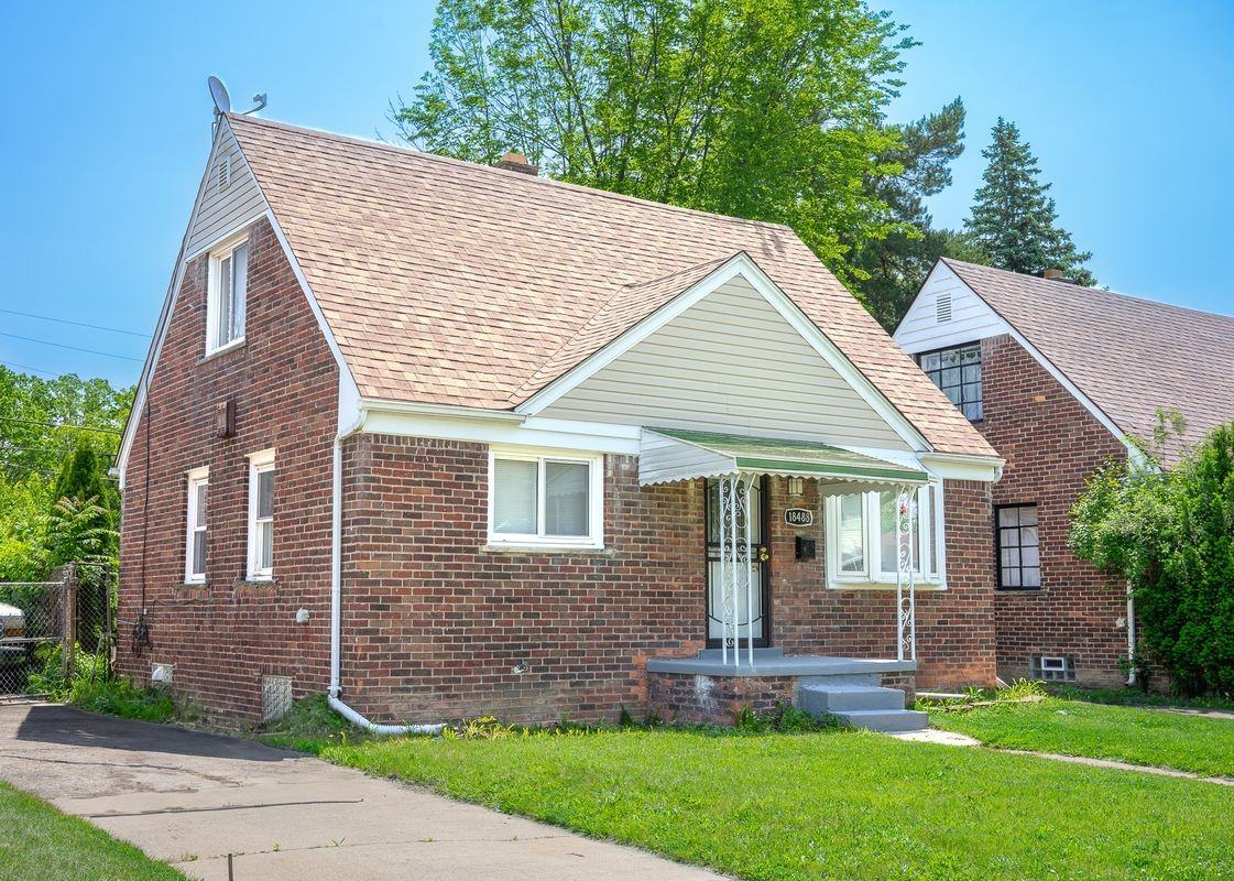 18488 Shields St - Photo 2 of 17