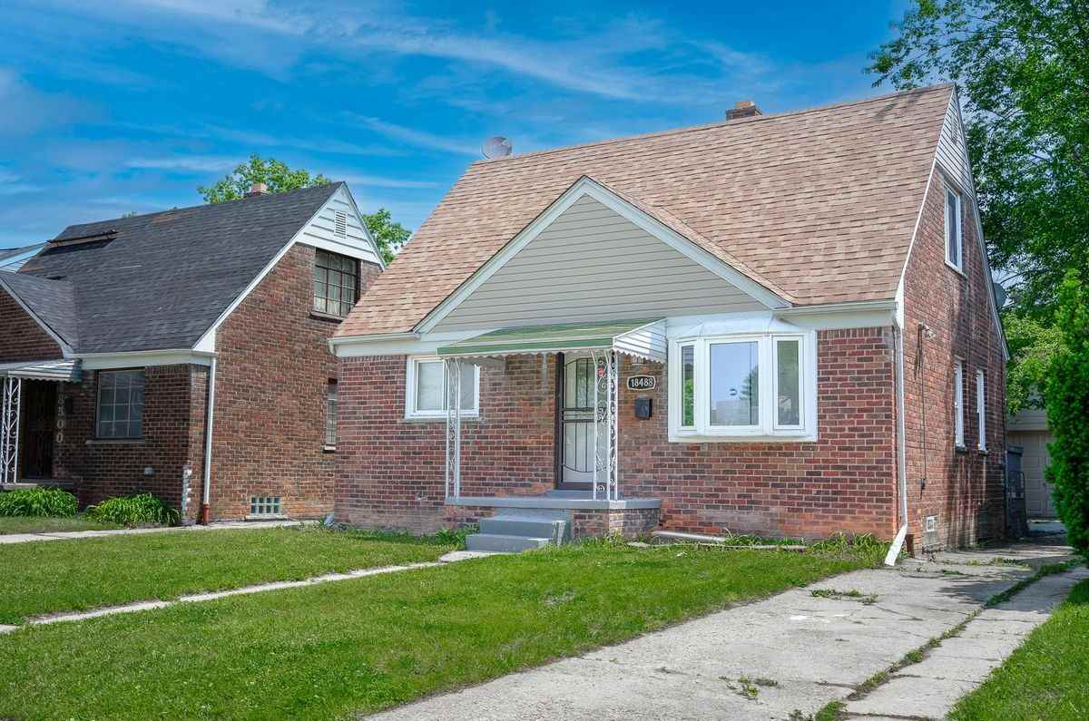 18488 Shields St - Photo 3 of 17