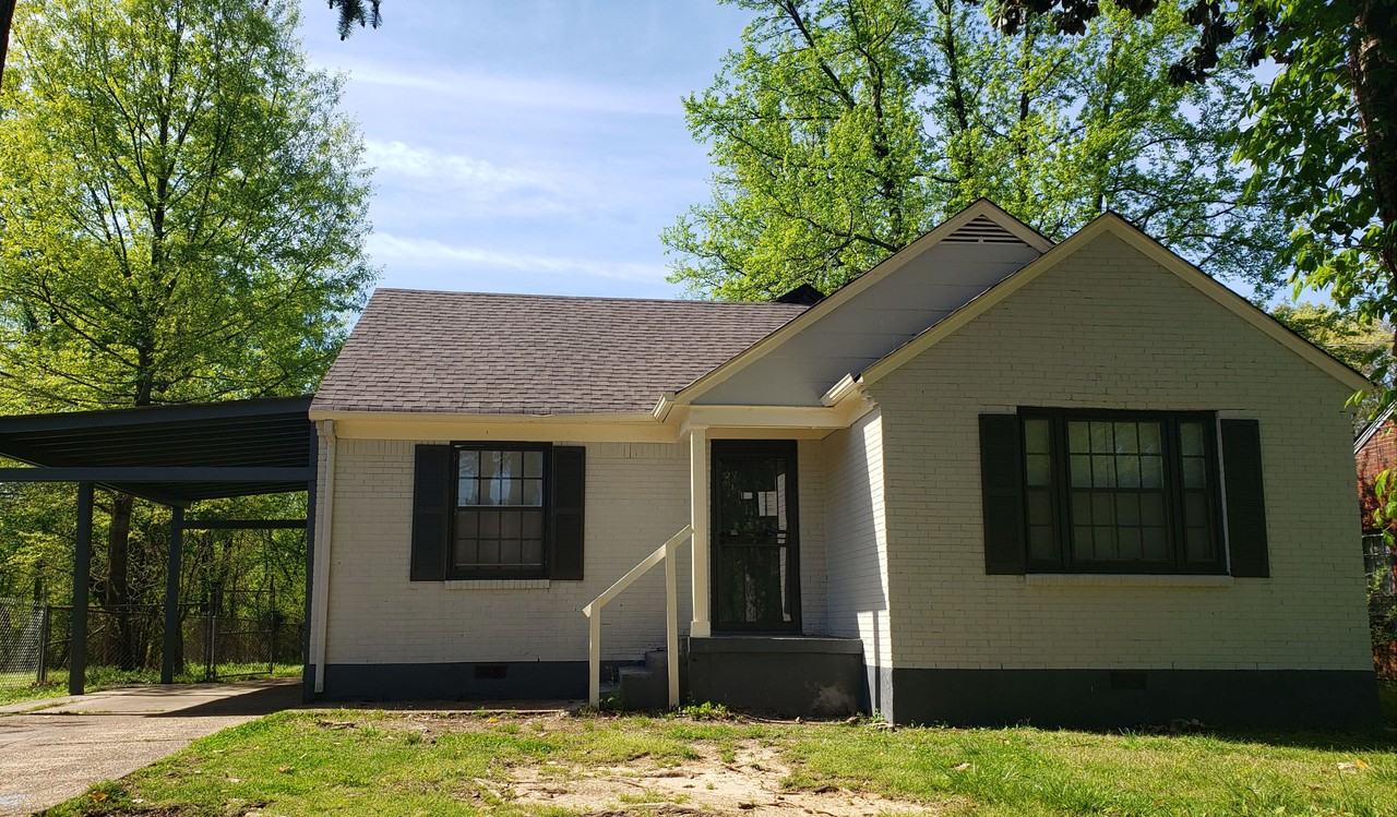 683 Honduras Ave - Photo 2 of 9