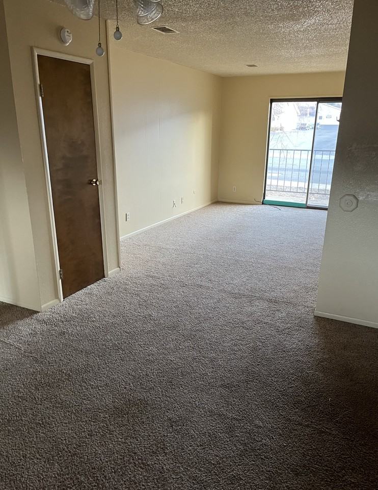 809 Pine St #D - Photo 4 of 8