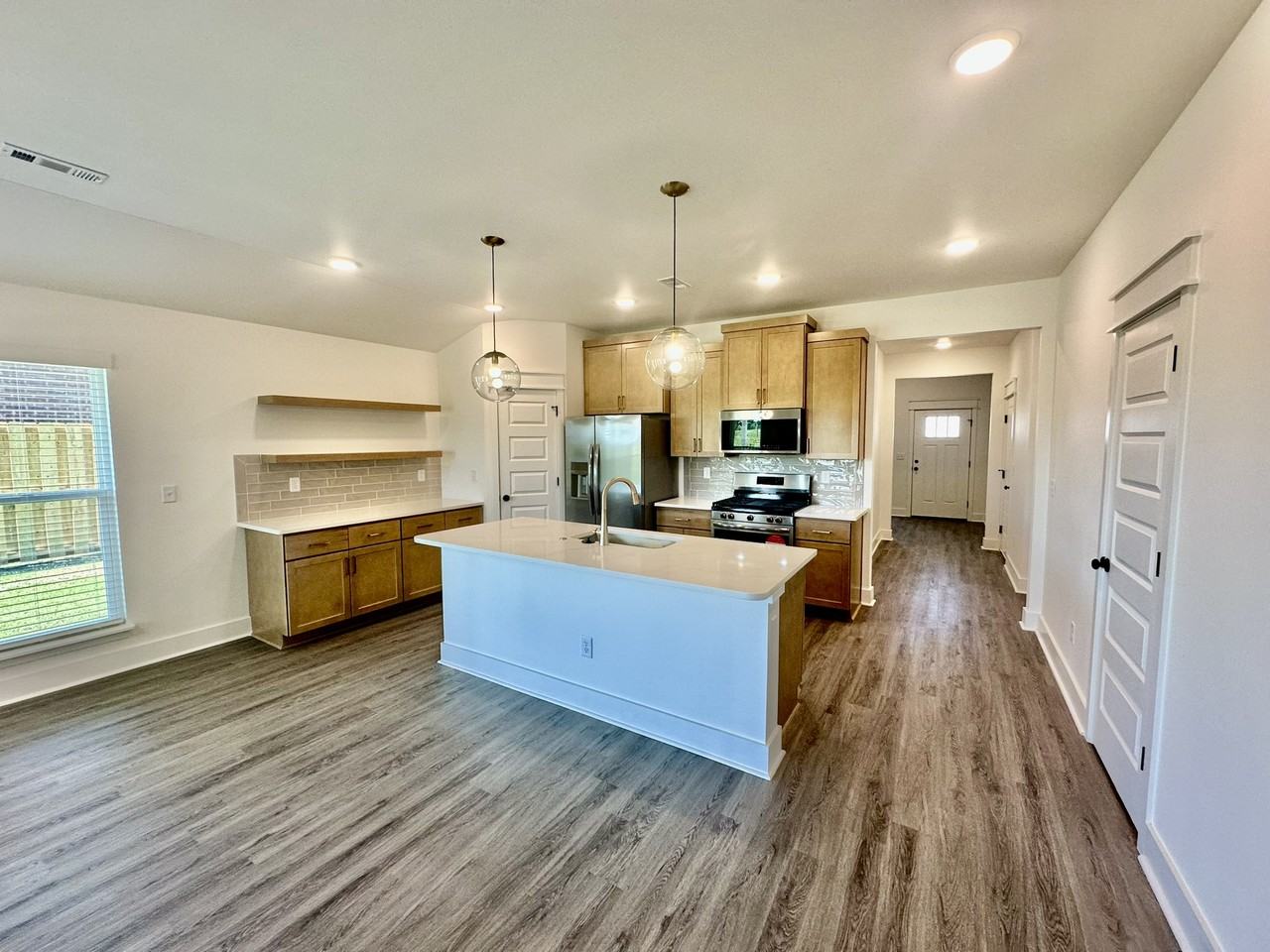 836 Lewis St - Photo 3 of 33