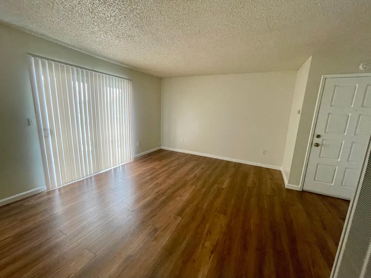 1461 Aster Dr - Photo 3 of 14