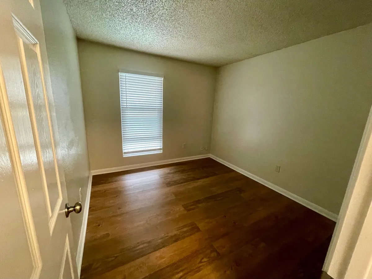 1461 Aster Dr - Photo 5 of 14