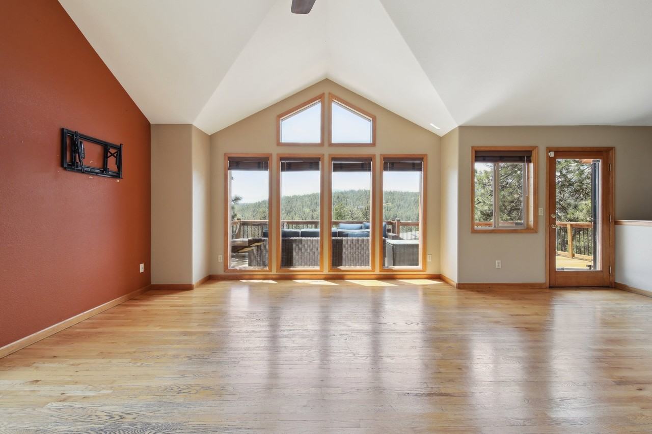 577 Conifer Dr - Photo 2 of 44