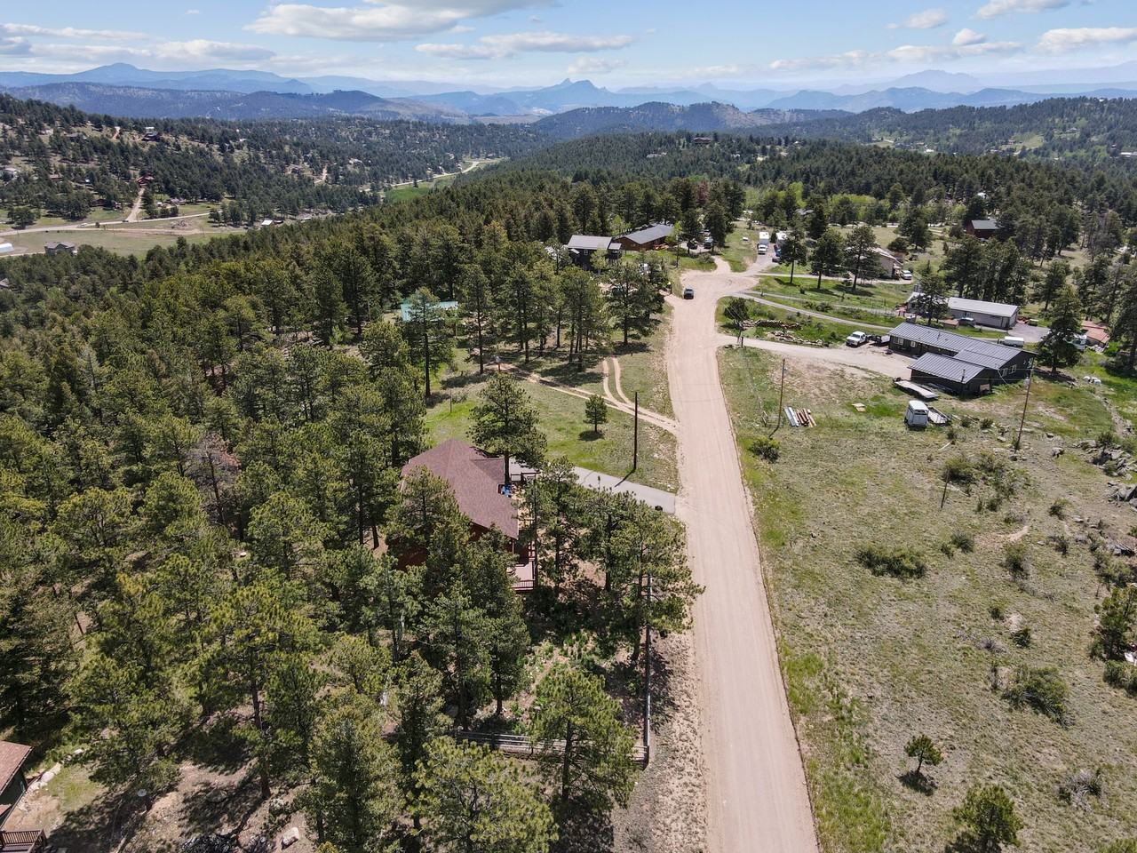 577 Conifer Dr - Photo 4 of 44