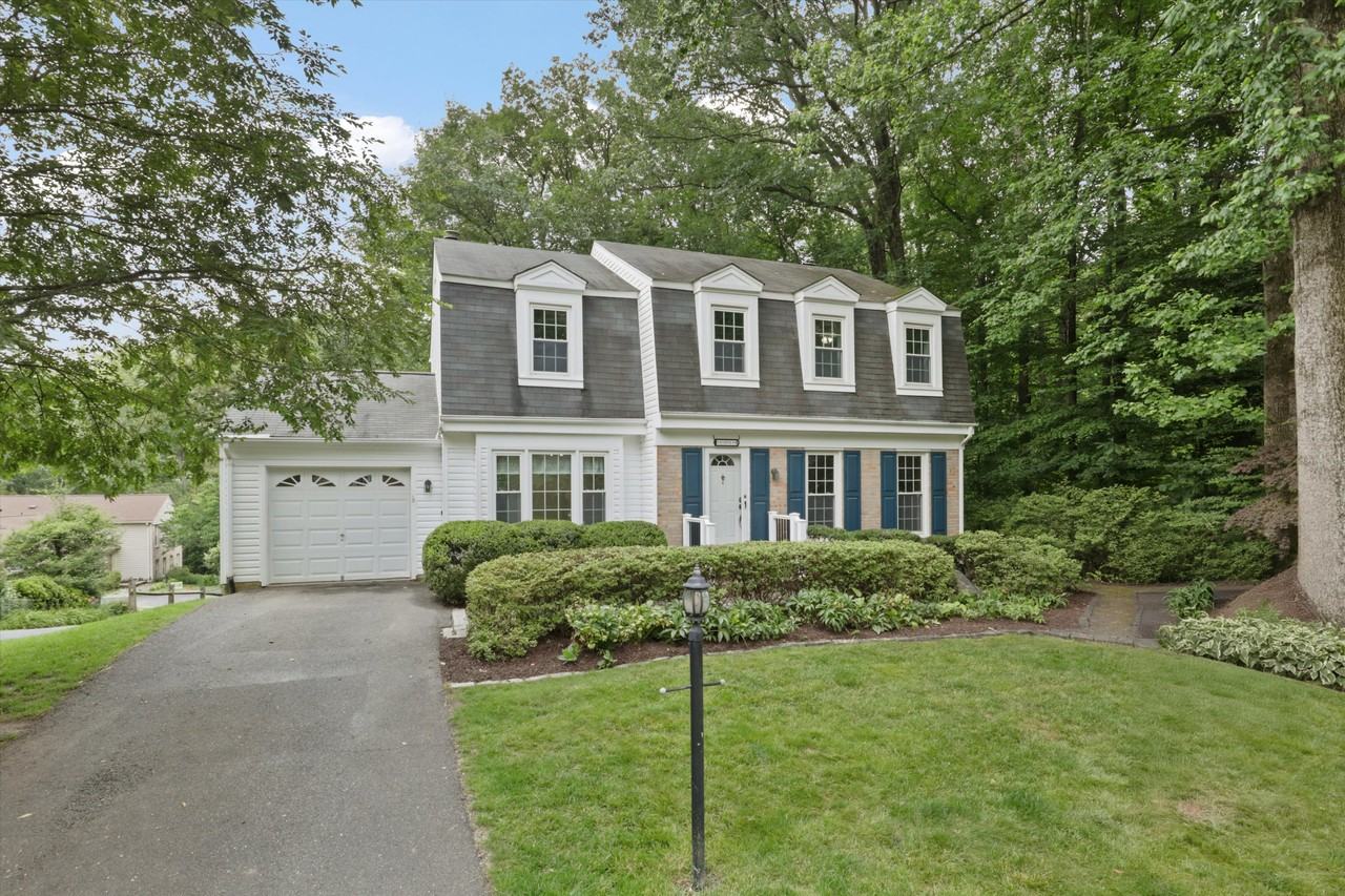 5019 King David Blvd - Photo 2 of 47