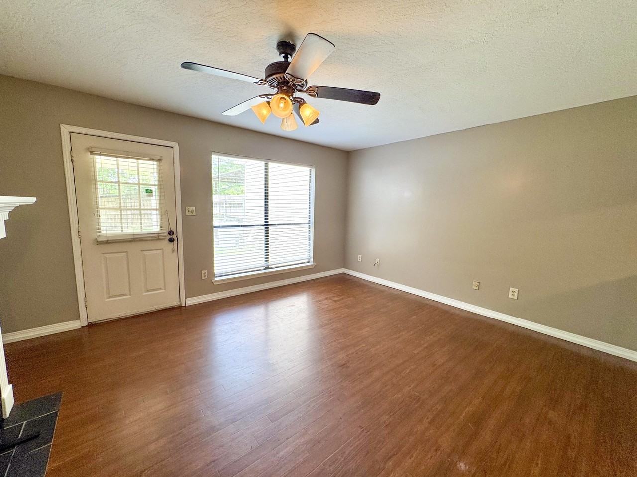 2925 Glenn Dr - Photo 3 of 27