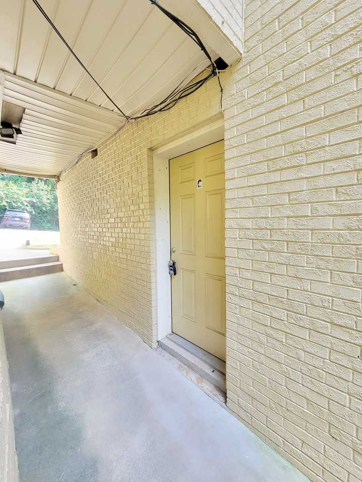 1422 Scales Street #G - Photo 2 of 33