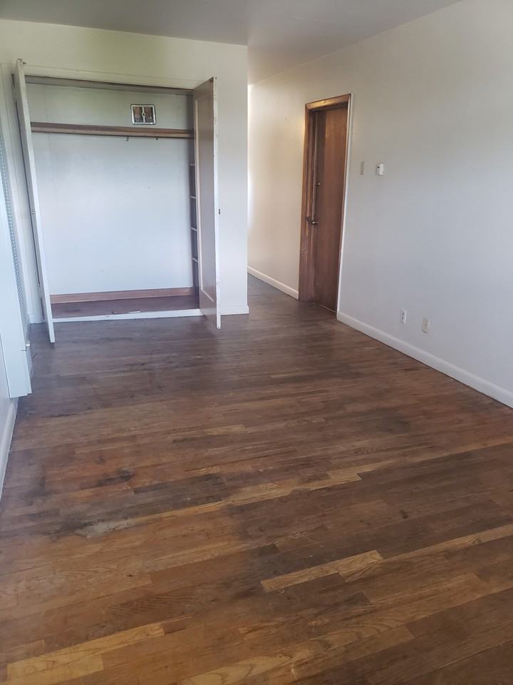 221 W Front St - Photo 2 of 5
