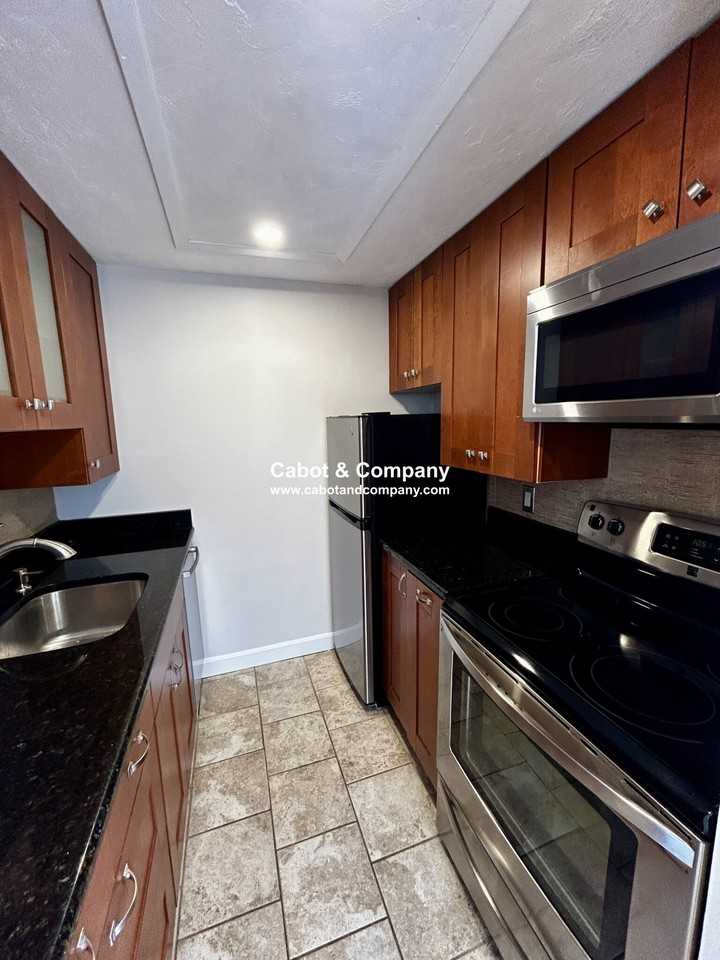 5 Grove St #3 - Photo 4 of 11
