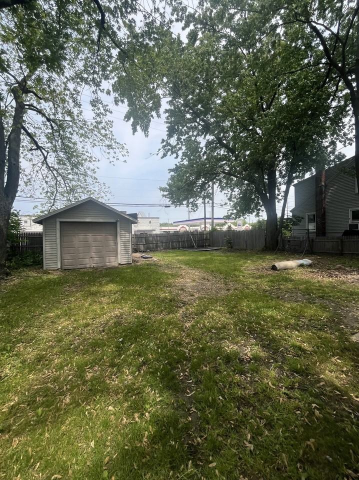 1832 Ada Ave - Photo 3 of 12