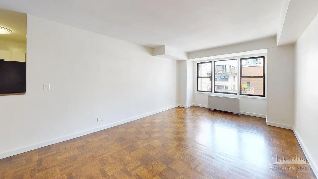 220 E 63rd St #11K - Photo 3 of 9