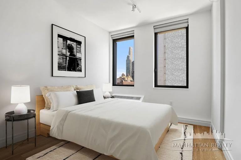 W 54th St #1700 - Photo 3 of 11