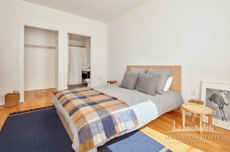 W 54th St #1103 - Photo 3 of 9