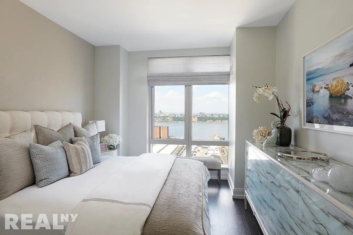 10th Ave #38L - Photo 2 of 7