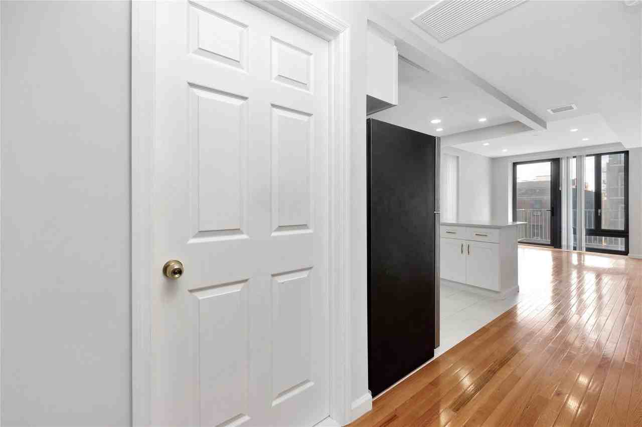 14836 89th Ave #6A - Photo 2 of 24