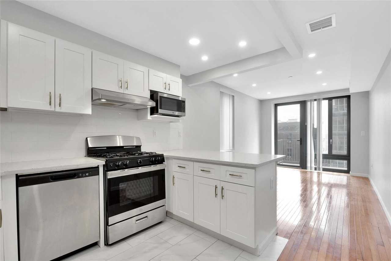 14836 89th Ave #6A - Photo 3 of 24