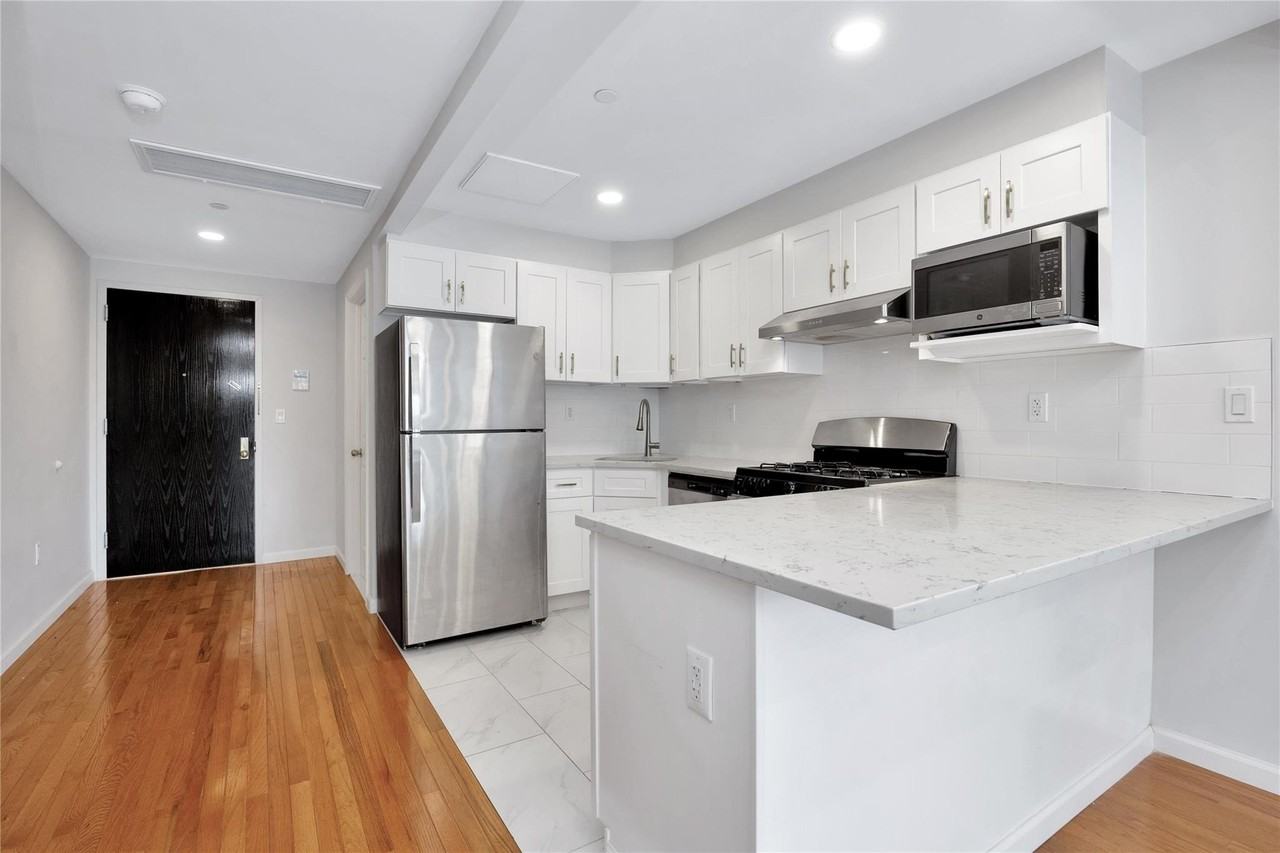 14836 89th Ave #6A - Photo 4 of 24