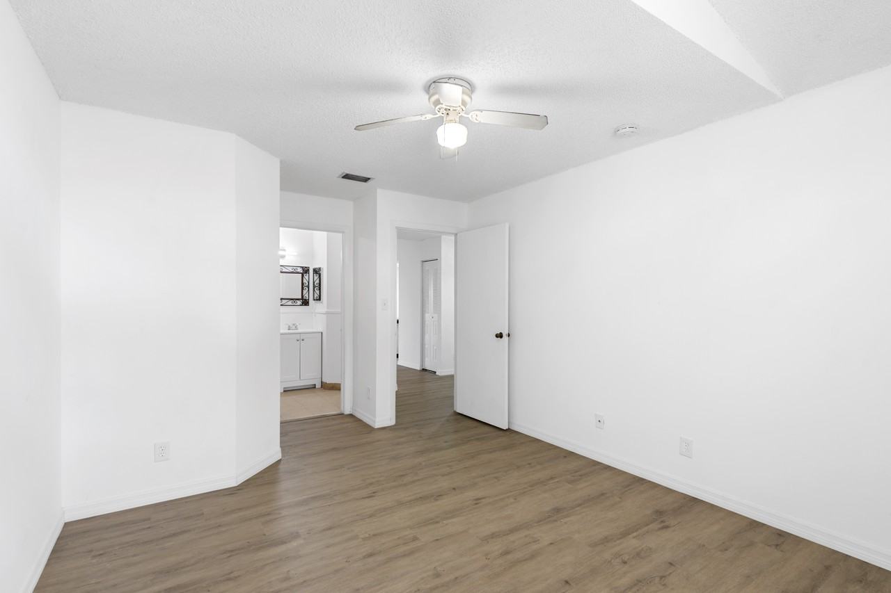 1084 Coral Club Drive - Photo 7 of 24