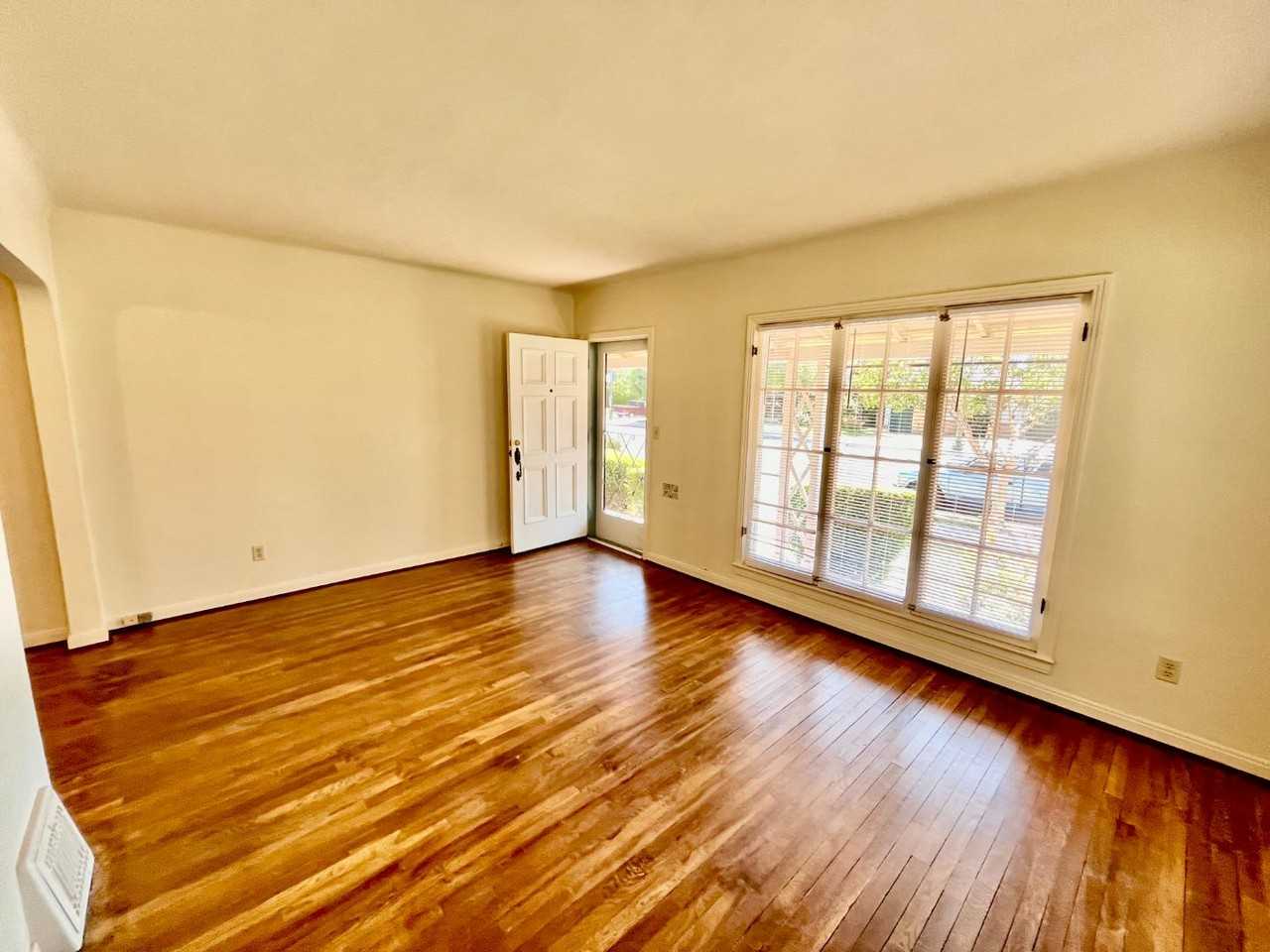 1334-1360 N. Wishon Ave - Photo 3 of 20