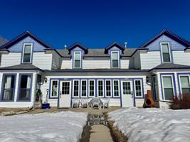 featured image of 207 Grand Ave