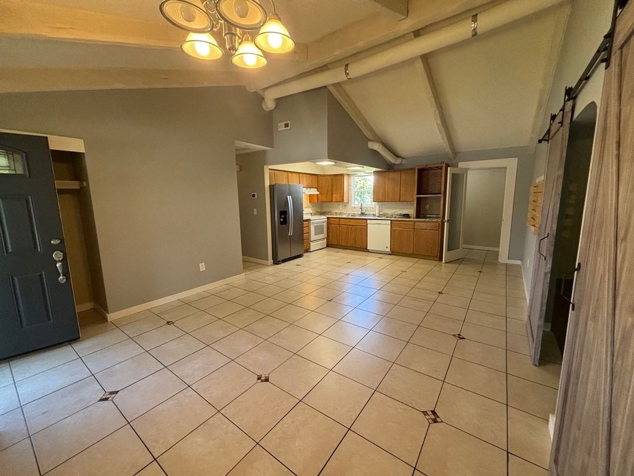 285 W Vicki Ave - Photo 4 of 29