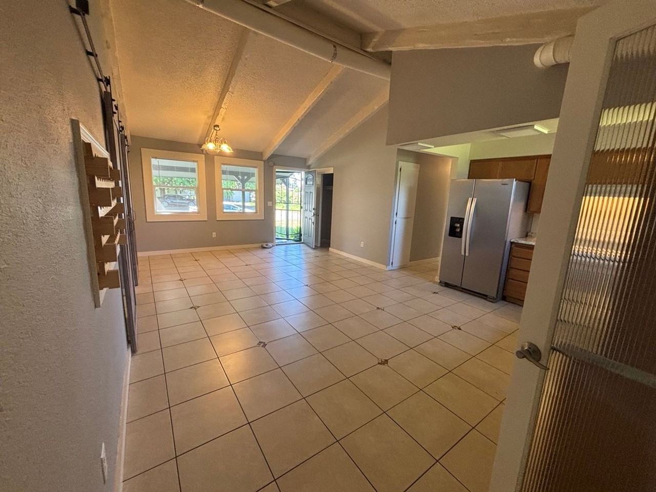 285 W Vicki Ave - Photo 5 of 29