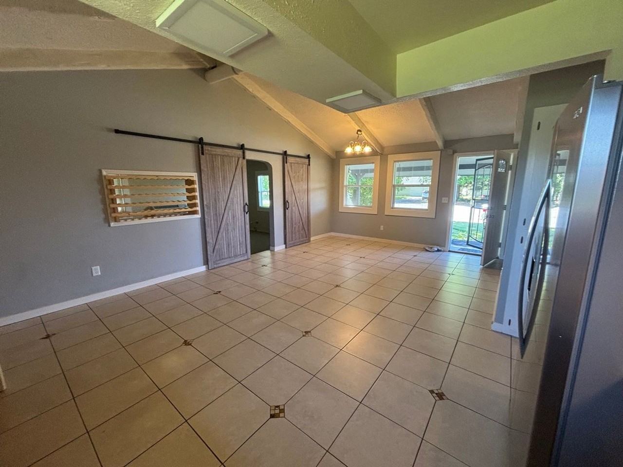 285 W Vicki Ave - Photo 7 of 29