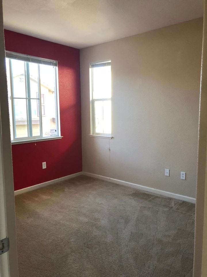 2709 Waldorf Ln - Photo 5 of 15