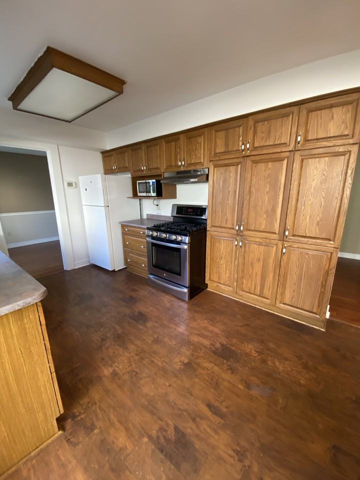 1103 Huntington Cir - Photo 6 of 27