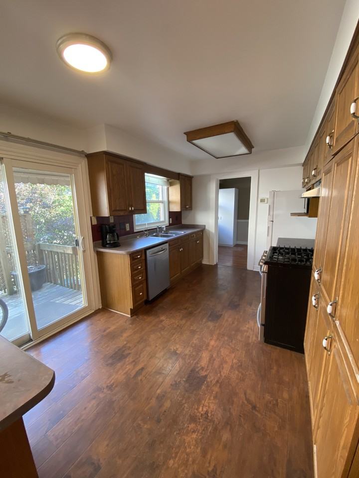 1103 Huntington Cir - Photo 7 of 27