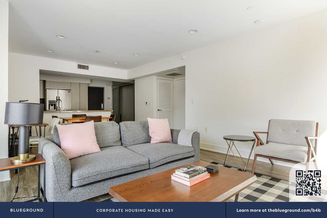 10473 Santa Monica Boulevard - Photo 5 of 21